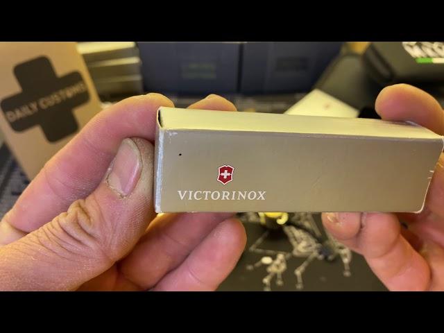 Victorinox Camper Daily Customs