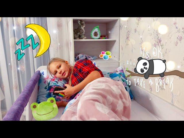 VLOG Alice got a BED! Alice will have a bunk bed with an attic! Baby bed review!