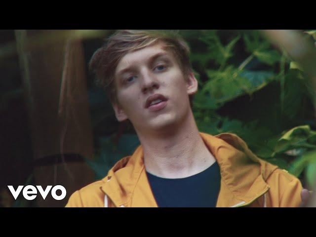 George Ezra - Barcelona (Official Video)