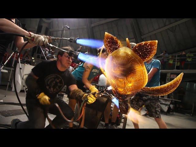 Glass Artist Raven Skyriver makes GIANT glass Sea Turtle! AMAZING