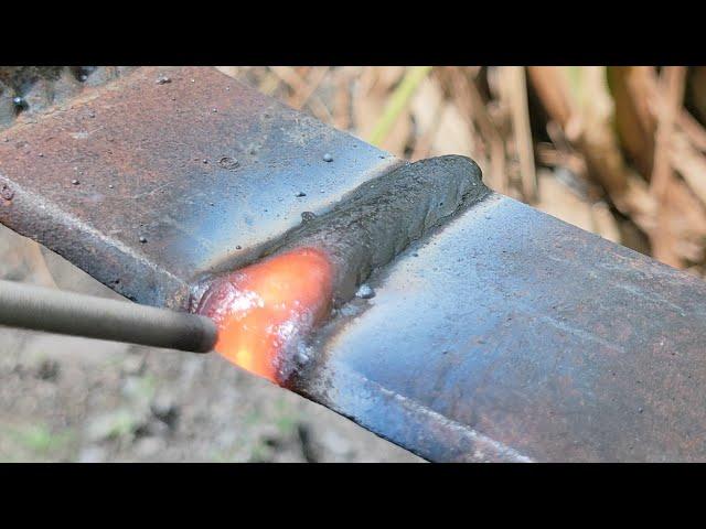 very few welders know the trick of welding 1G on rust plate