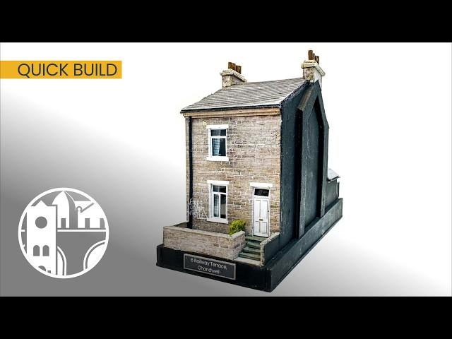 Charm and atmosphere - tiny terraced house made from paper and card - Quick Build