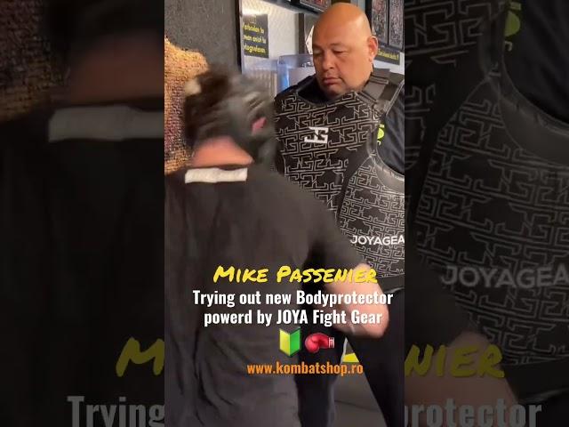 Mike Passenier Trying out new Bodyprotectorpowerd by JOYA Fight Gear | Kombat Shop Romania