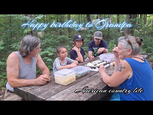 #137 Cả nhà đi picnic mừng sinh nhật ông nội\ Lily and Violet make a chocolate cake for grandpa