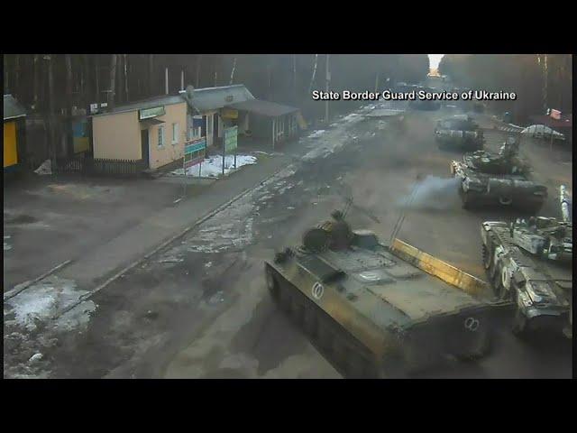 Raw Video | Russian tanks seen entering Ukraine