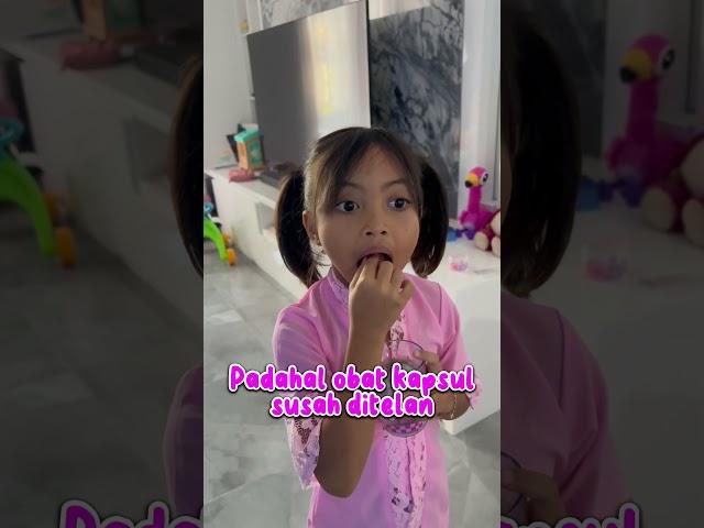 LEIKA HEBAT BANGET MASIH KECIL UDAH PINTER MINUM OBAT KAPSUL GAK PAHIT‼️ #leika #viral #shorts