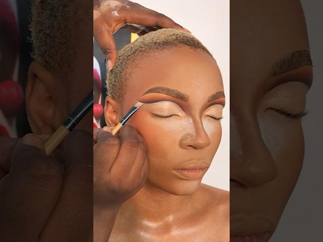 Tips on how I create this beautiful cut crease