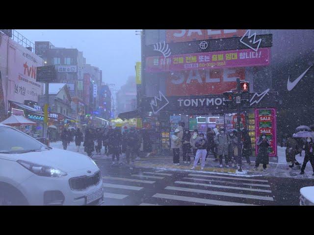 [4K] Walking an hour of heavy snow in Hongdae, Seoul 2021.12