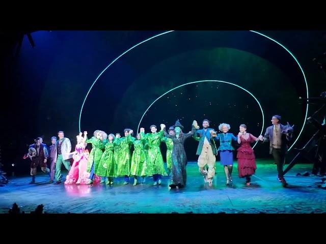 Wicked Musical Hamburg 01.04.2022 Schlussapplaus Finale
