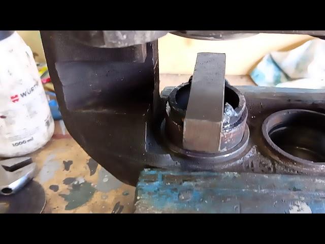 How to remove extremely stuck/rusty/seized brake piston with welder (Toyota Landcruiser 80 series)