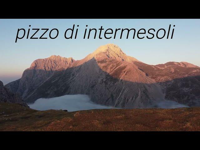 TRAMONTO DI FUOCO AL PIZZO DI INTERMESOLI E SELLA GRILLI