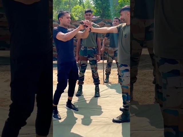 Pistol Defence With Commando #commandofitnessclub #missionsavenirbhaya #selfdefence #shorts