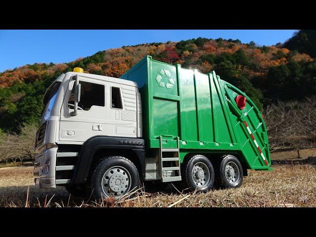 25 types of working Tomica cars & big garbage trucks!