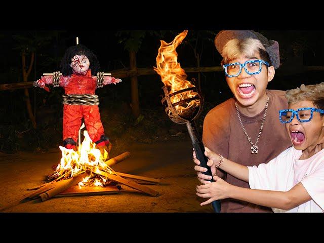 SELAMAT TINGGAL CHUCKY BONEKA MENGERIKAN!!! DIA NGAMUK, HAMPIR KABUR KETIKA DI BAKAR!!!