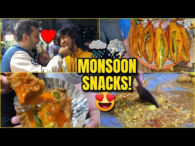 BAARISH MEY AASHIQUI ️, MIRCHIYA, PAKORI, SAMOSA, ETC | HYDERABADI MONSOON SPECIAL SNACKS! | WTF