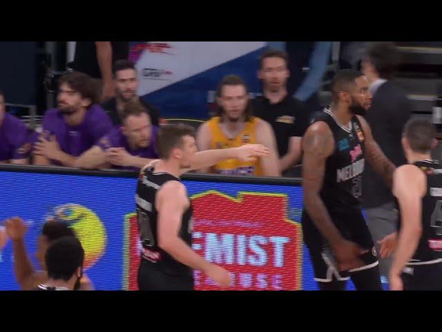 Shawn Long Posts 26 points & 11 rebounds vs. Sydney Kings