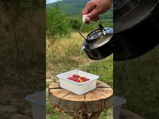 Survival Skills Lifehacks: Improvised Chopsticks in the Wild. #survival #camping #lifehacks