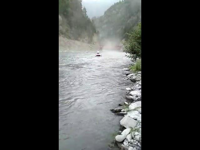 На десятке по реке за водкой