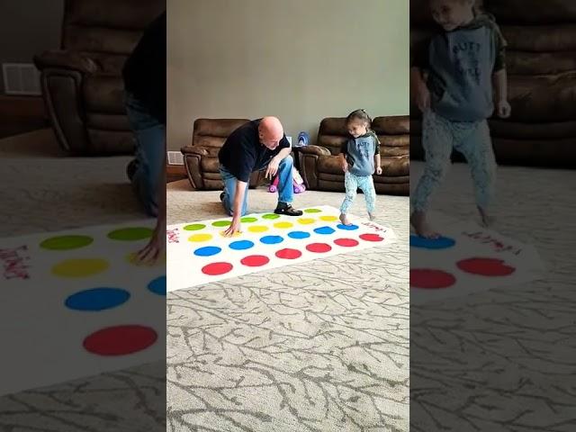 CUTE 3 YEAR OLD GIRL PLAYING TWISTER GAME ASMR #shorts #short #twister #game #shortsfeed #shortfeed