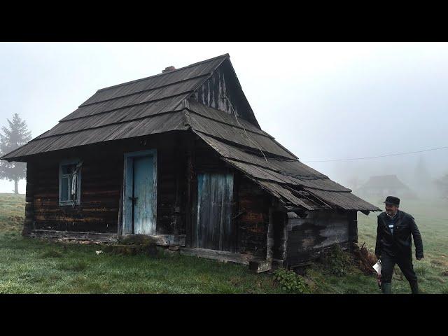 Пророцтво мольфарів з забороненої книги, захованої в церкві.