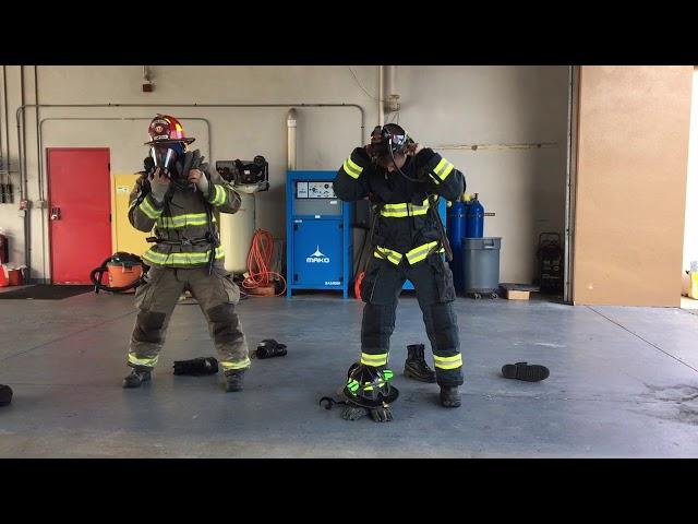 FIRE CAPTAIN VS ROOKIE FIREFIGHTER DON GEAR