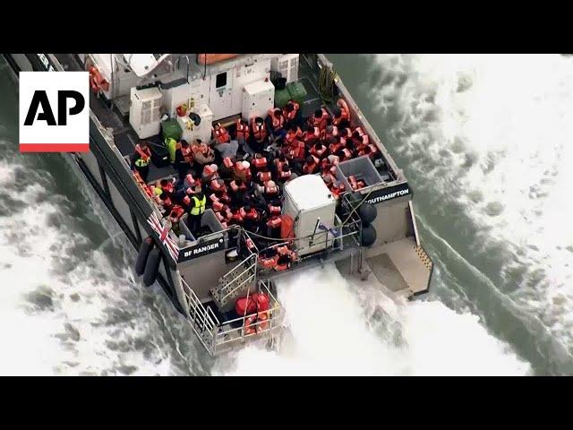 Migrants arrive in English port of Dover after being rescued in English Channel