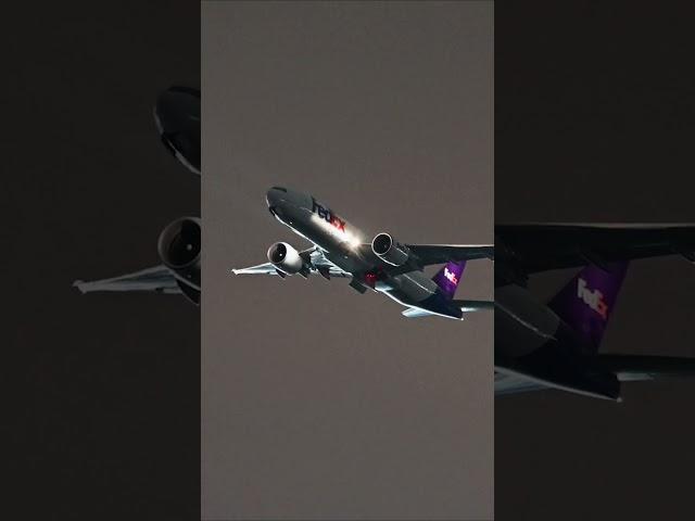 Fedex Boeing 777F chasing the stars at Frankfurt #planespotting #aviation #plane #yt #ytshorts