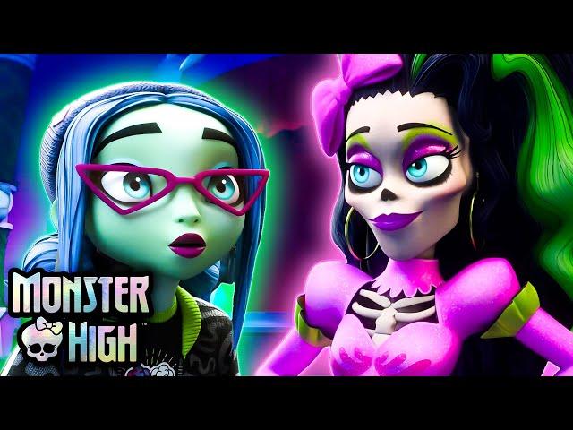  Ghoulia unleashes her inner ghoul with Skelly's tips!  | Monster High™