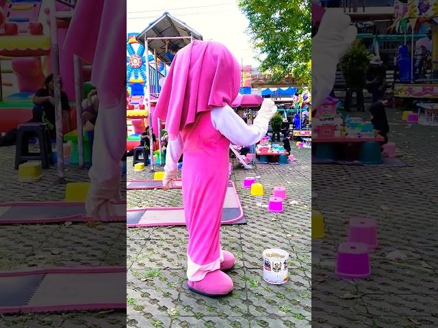 Badut mampang Masha joget tiktok Runtah #shorts #badutlucu #karangsaribinuang