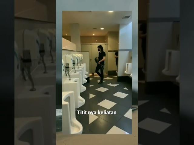 titit ngakak !lucu! meme!!/ WC umum