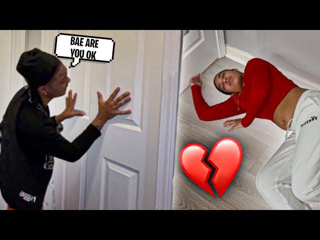 PASSING OUT WITH THE DOOR LOCKED PRANK ON BOYFRIEND* CUTE REACTION *