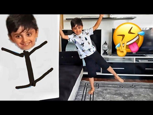 Efe çöp adam kağıtlarındaki şekillerin aynısını yapmaya çalıştı | fun kids video