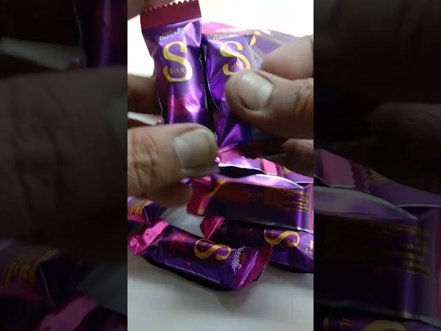 #Shorts Cadbury DAIRY MILK SILK HEART AND ROSES 162 GM POUCH. cadbury valentine special gift pack.