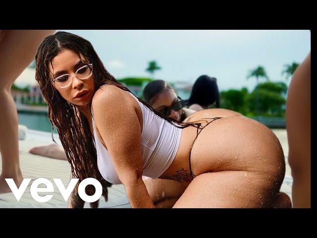 Tyga - Hot Girls ft. Wiz Khalifa, Saweetie & Ludacris (Music Video)