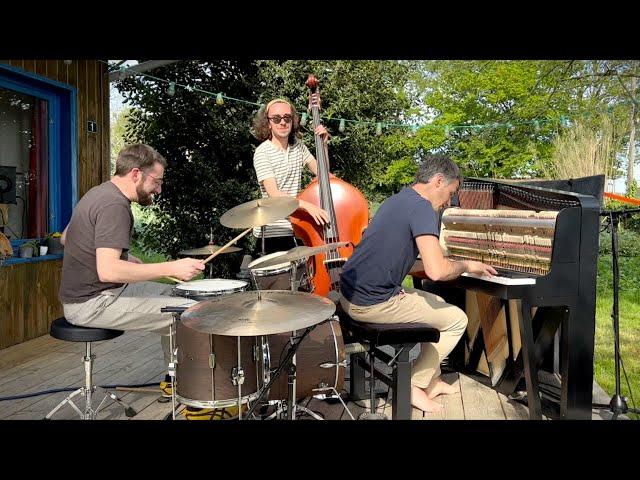 The Playful Listener⎮jazz composition by Armel Dupas Trio