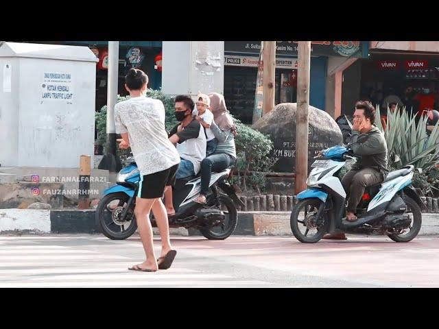 JOGET TIKTOK VIRAL DI LAMPU MERAH BIKIN TERGIANG GIANG - AUTO NGAKAK 2022