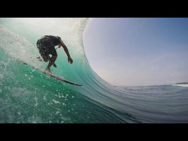 Big Barrel Surfing Racetrack Uluwatu ( pov surf )