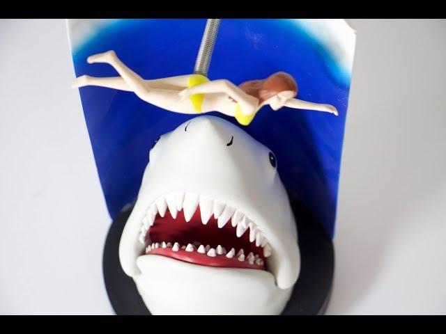 Factory Entertainment: Jaws Swimmer Poster Premium Motion Statue review