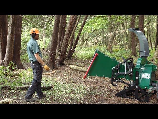 Woodland Mills WC88 Woodchipper (Angled Chute) Full Length Demo (2018)