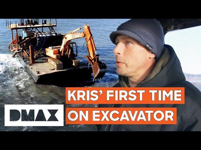 Kris Kelly Learns To Operate An Excavator At Sea And Masters It In Hours! | Gold Divers