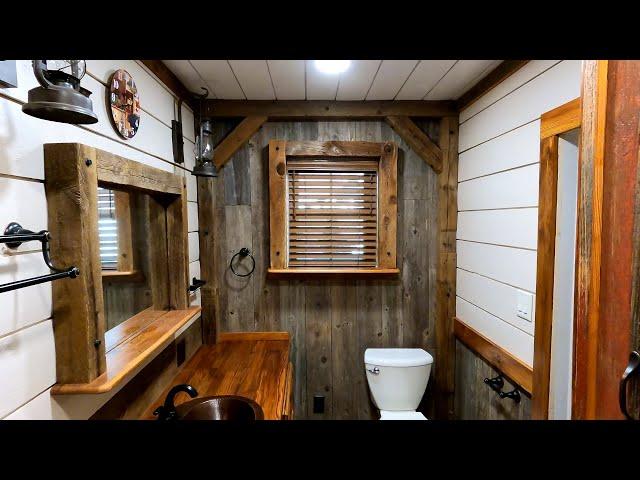 Rustic reclaimed wood bathroom !