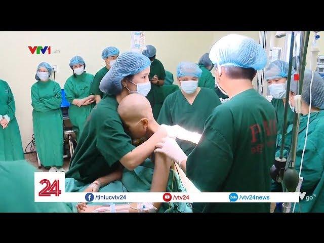 Sản phụ ung thư vú giai đoạn cuối, mổ ngồi để cứu con | VTV24