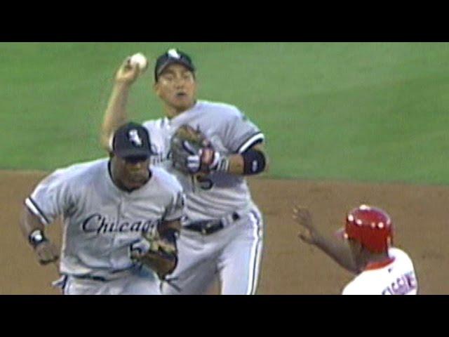 2005ALCS Gm3: Iguchi makes grab, starts double play