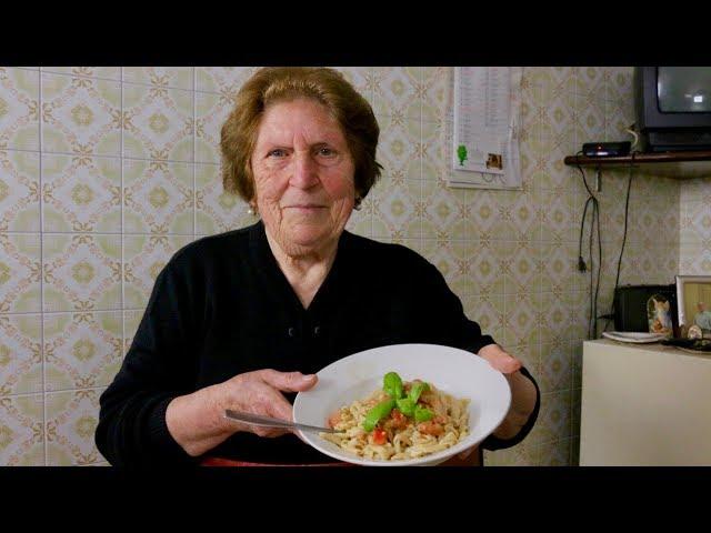 Pasta Grannies discovers busiate with pesto trapanese from Sicily