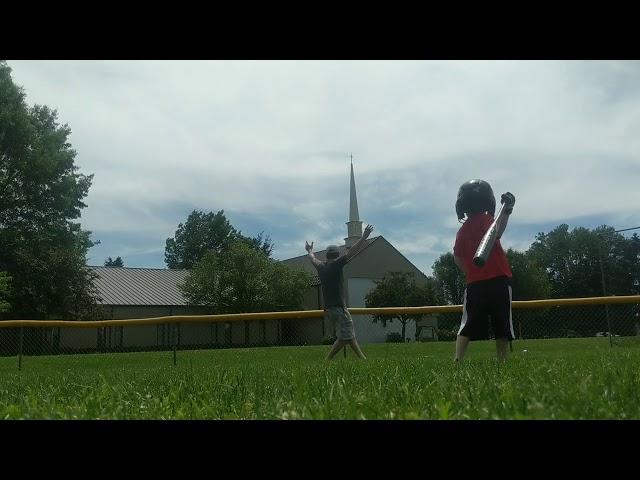 4 year old hits a Home run!! Over the fence!