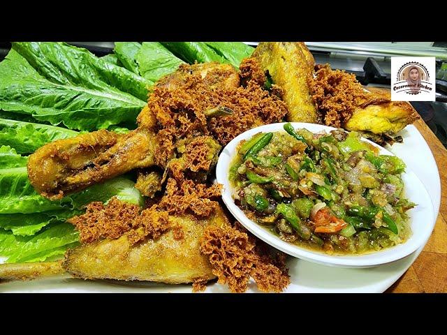 AYAM GORENG PALING ENAK, AYAM BUMBU OPOR PLUS KREMESAN DAN SAMBEL PECAK.