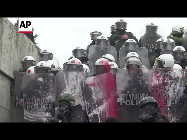 Clashes on the steps of Greece's Parliament