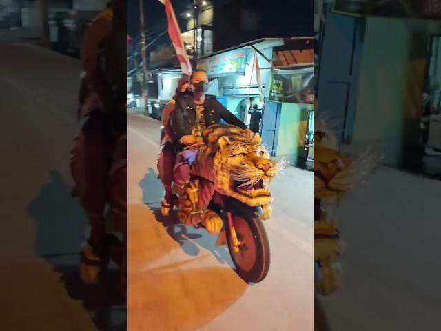 Warga +62 memang sangat kreatif, motor  