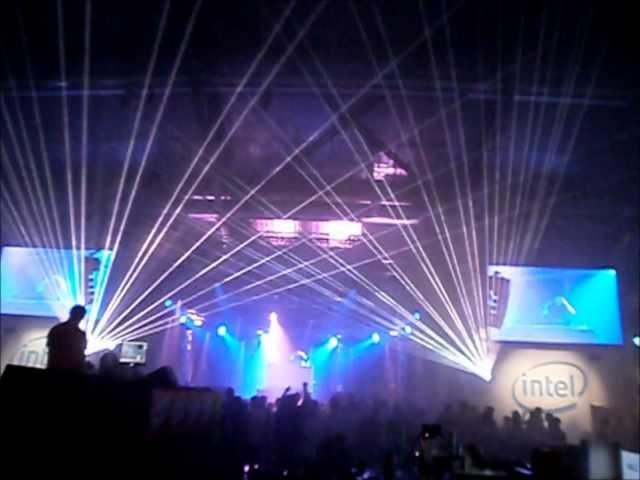 Dreamhack Summer 2012: Ezitsuj & Holger -- Hardstyle Lasershow (1080p)