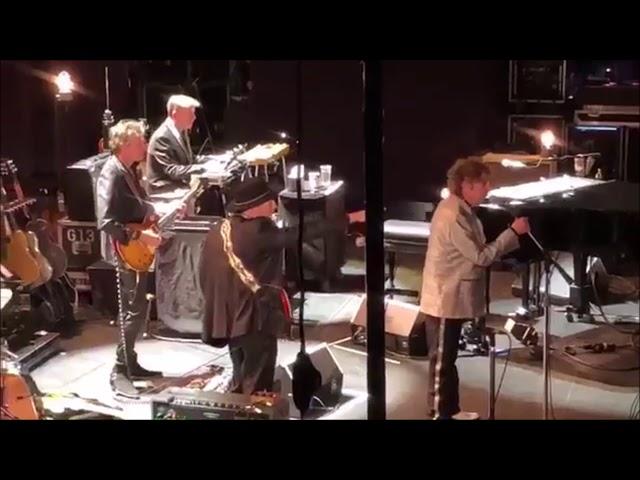 Bob Dylan Admonishes Audience in Vienna (April 16, 2019)